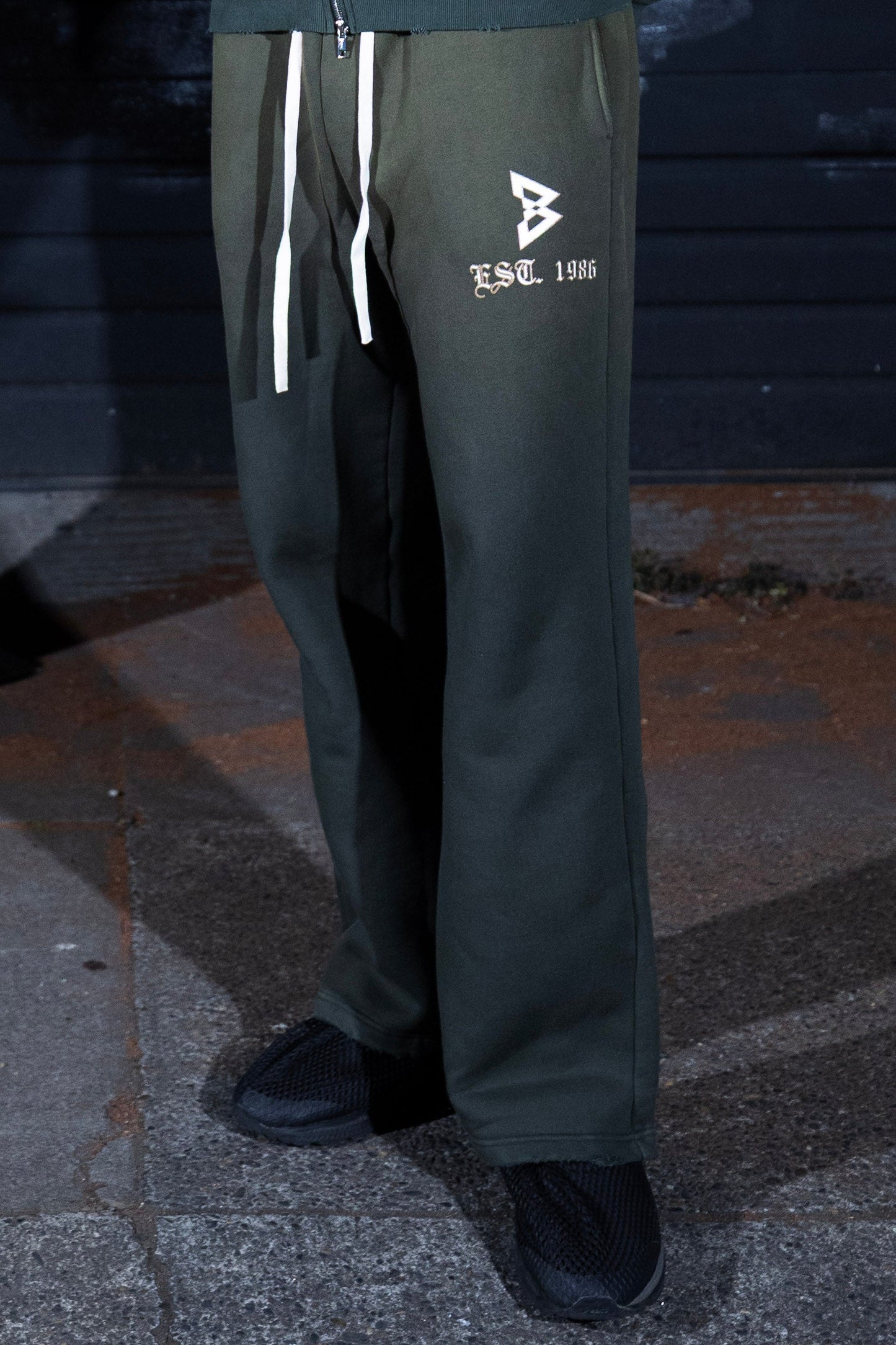 Beastmode Old English Sweatpant (Forest Green)