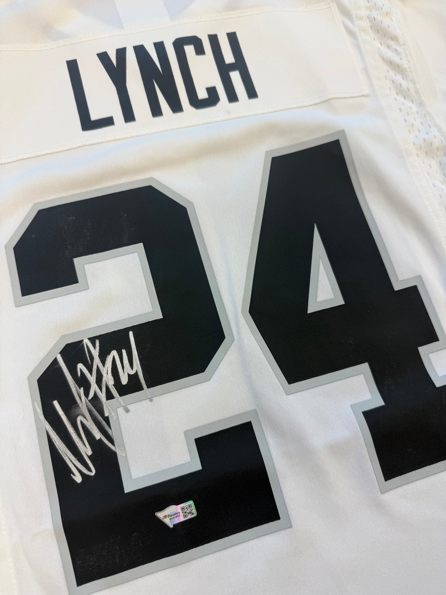 Marshawn Lynch Raiders #24 Autographed Nike White Game Jersey Close Up